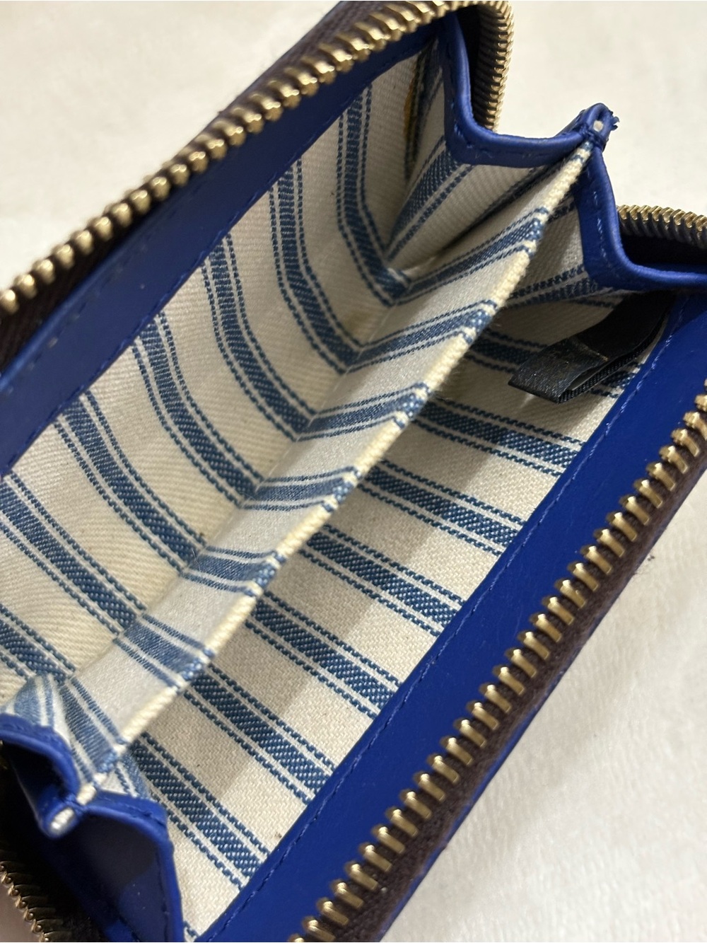 Dooney & Bourke Beacon Small East/West Flap Crossbody – Royal Blue w/ Wallet. - Picture 16 of 16